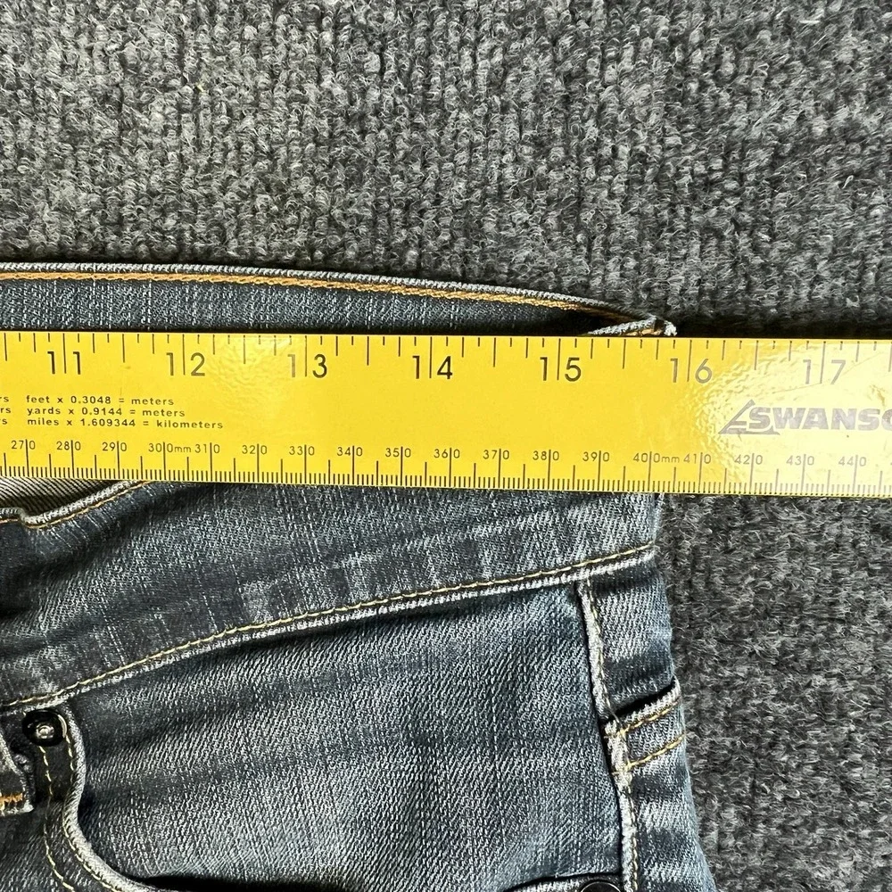 Levi's 506 Low Rise Slim Straight Jeans‎ 31x32 Light Wash Distressed Denim READ